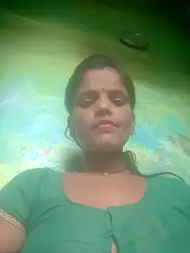 AuroraCruise – webcam model profile photo Image 2