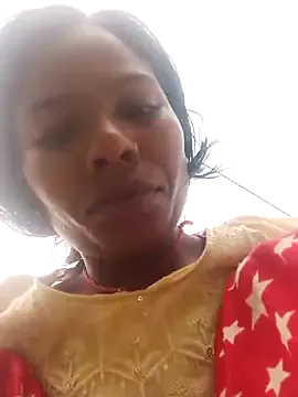 Gia – webcam model profile photo Image 12