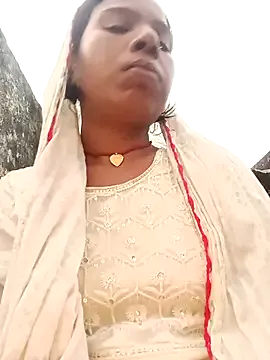 Gia – webcam model profile photo Image 13