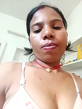 Gia – webcam model profile photo Image 15