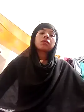 Gia – webcam model profile photo Image 16