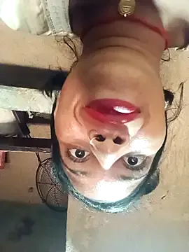 Gia – webcam model profile photo Image 7