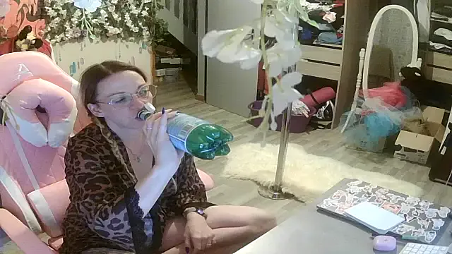 Mia--meow – webcam model profile photo Image 11