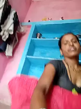 LiaWells – webcam model profile photo Image 6