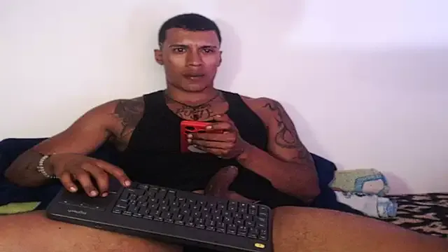 zui_lu – webcam model profile photo Image 11