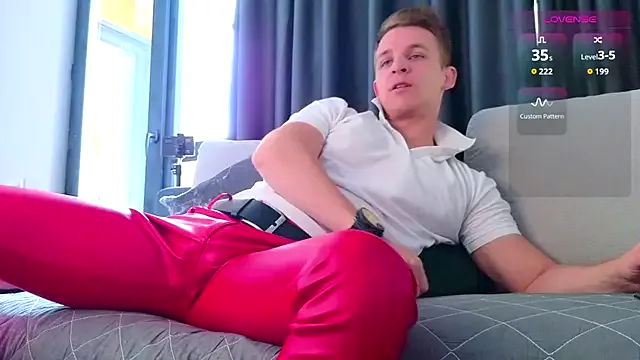 DominantAlex18 – webcam model profile photo Image 16