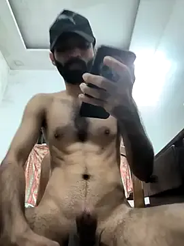 roouse – webcam model profile photo Image 8