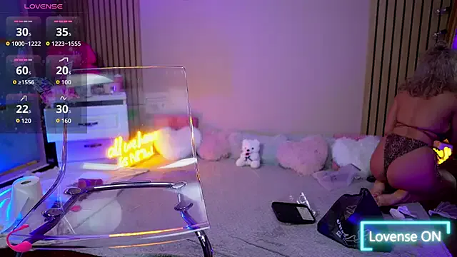 RealJuliette – webcam model profile photo Image 11