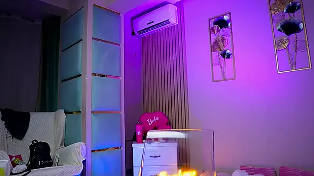 RealJuliette – webcam model profile photo Image 16