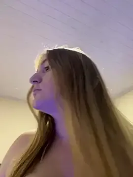 -_MiaQueen_- – webcam model profile photo Image 10