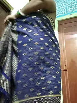 hina_porn – webcam model profile photo Image 17