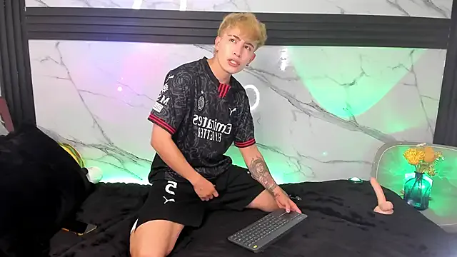 mikan_kun_st – webcam model profile photo Image 13