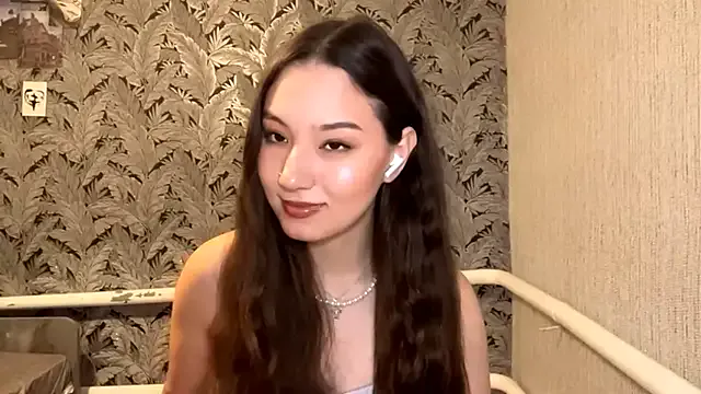 NANA_7 – webcam model profile photo Image 2