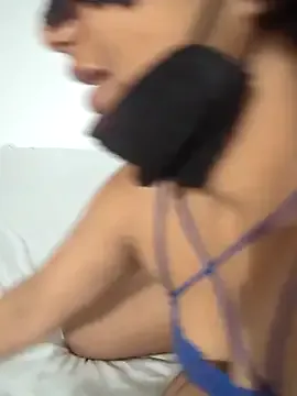  – webcam model profile photo Image 9
