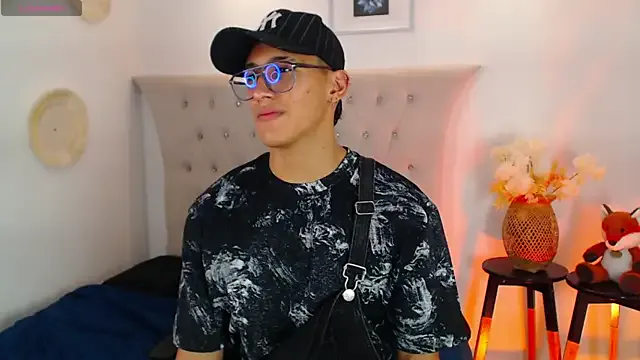 HotBella- – webcam model profile photo Image 2