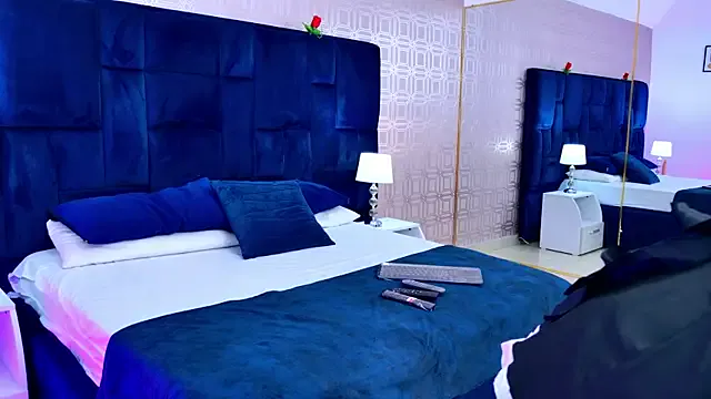 Gia – webcam model profile photo Image 4