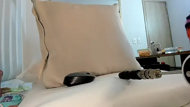 HoneyJo – webcam model profile photo Image 8