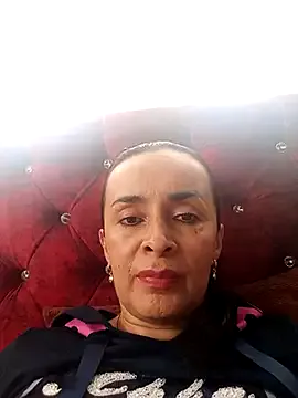 aki_zzz – webcam model profile photo Image 7