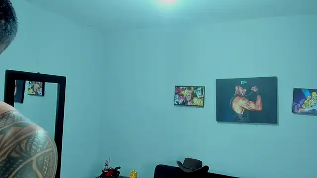 zui_lu – webcam model profile photo Image 11