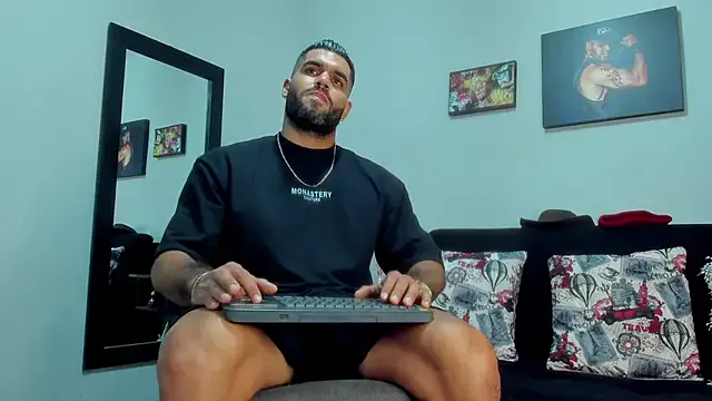 zui_lu – webcam model profile photo Image 16