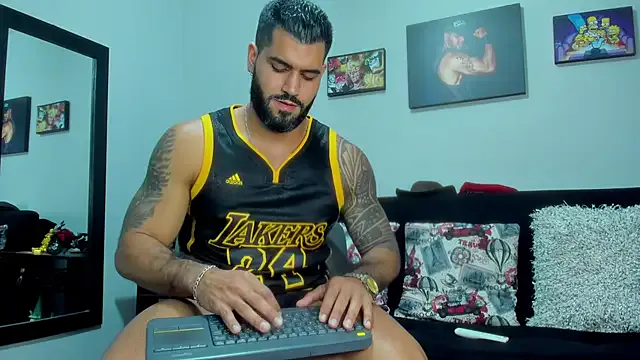 zui_lu – webcam model profile photo Image 18