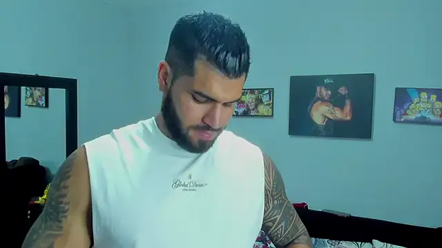 zui_lu – webcam model profile photo Image 4