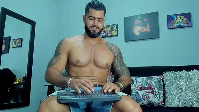 zui_lu – webcam model profile photo Image 9