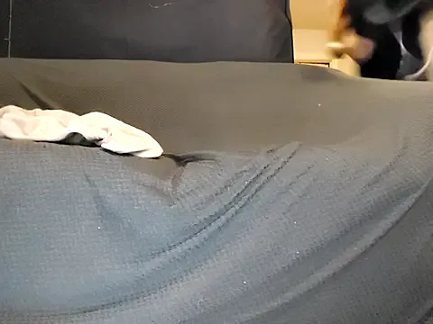 roouse – webcam model profile photo Image 6