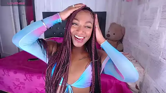 seraphine23 – webcam model profile photo Image 11