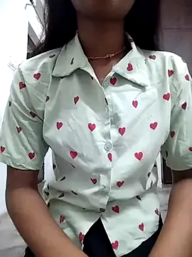 Yui-Ch – webcam model profile photo Image 13