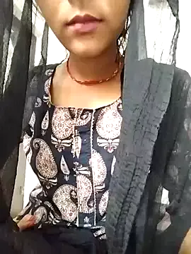 Yui-Ch – webcam model profile photo Image 6