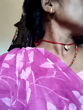 EmiliGarden – webcam model profile photo Image 12