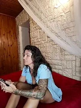 roouse – webcam model profile photo Image 16