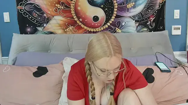 zui_lu – webcam model profile photo Image 2