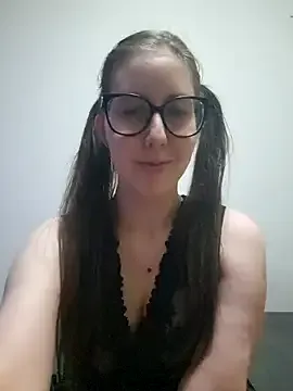 roouse – webcam model profile photo Image 18