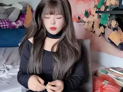 Lulu125216 – webcam model profile photo Image 3