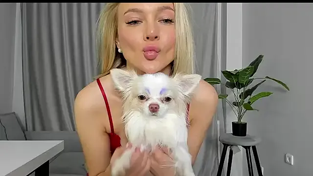 zui_lu – webcam model profile photo Image 15