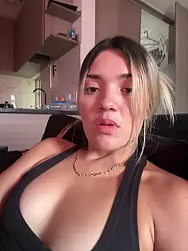 Mia--meow – webcam model profile photo Image 11