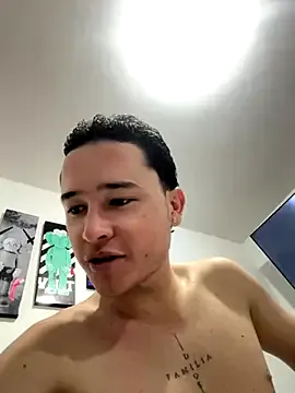 roouse – webcam model profile photo Image 10