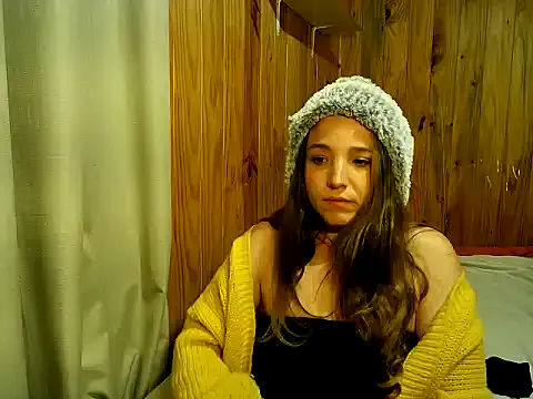 seraphine23 – webcam model profile photo Image 2