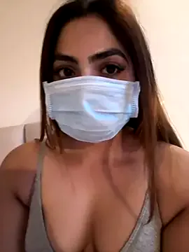 roouse – webcam model profile photo Image 8