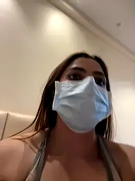 roouse – webcam model profile photo Image 9