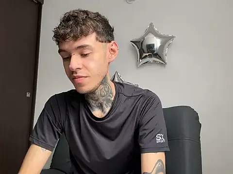 zui_lu – webcam model profile photo Image 15