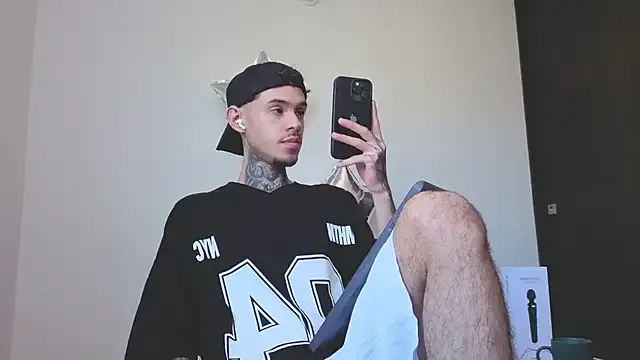 zui_lu – webcam model profile photo Image 16