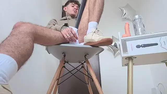 zui_lu – webcam model profile photo Image 9