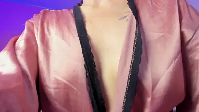 roouse – webcam model profile photo Image 15