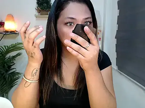 roouse – webcam model profile photo Image 14