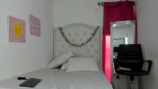 Cum_girlss – webcam model profile photo Image 2