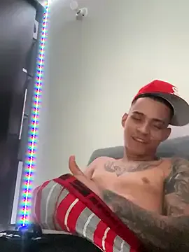 Benson18y – webcam model profile photo Image 3