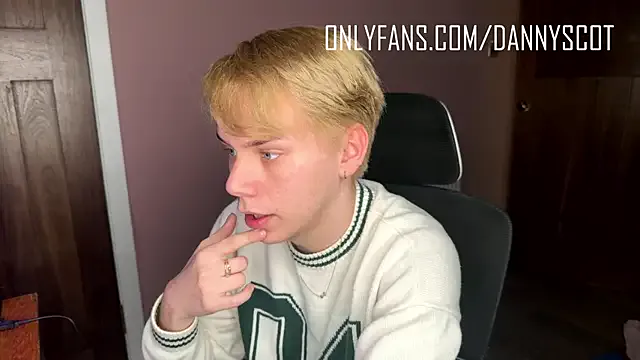 FroggyAnna – webcam model profile photo Image 6